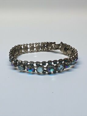 Signed Sorrelli Blue Aurora Borealis Crystal Rhinestone Bracelet Silver Tone